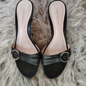 Ann Taylor Black Leather Strappy Kitten Heels Size 5.5